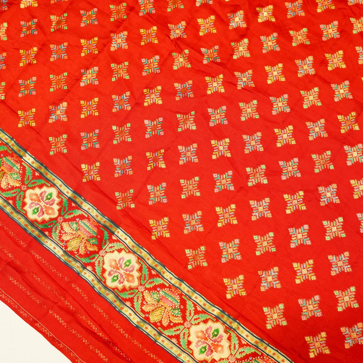 Elegant Ivory Silk Saree